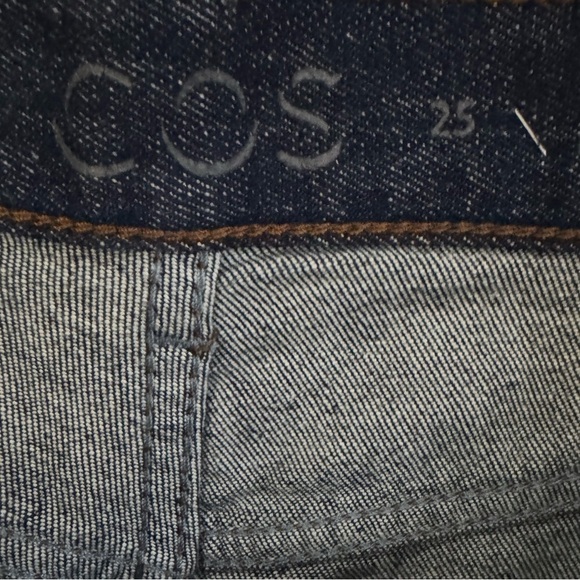 COS Relaxed Flare Dark Wash Jeans Size 25 - Picture 5 of 6